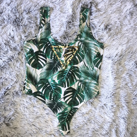 Guess Tops - Guess bodysuit